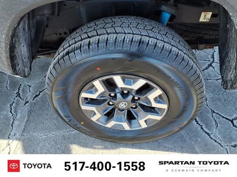 Used 2019 Toyota Tacoma TRD Off-Road image 10