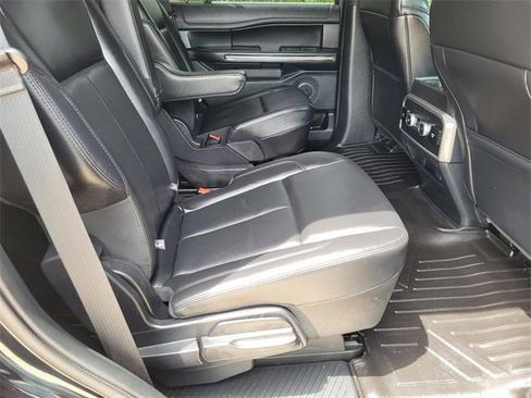 Used 2021 Ford Expedition XLT image 13