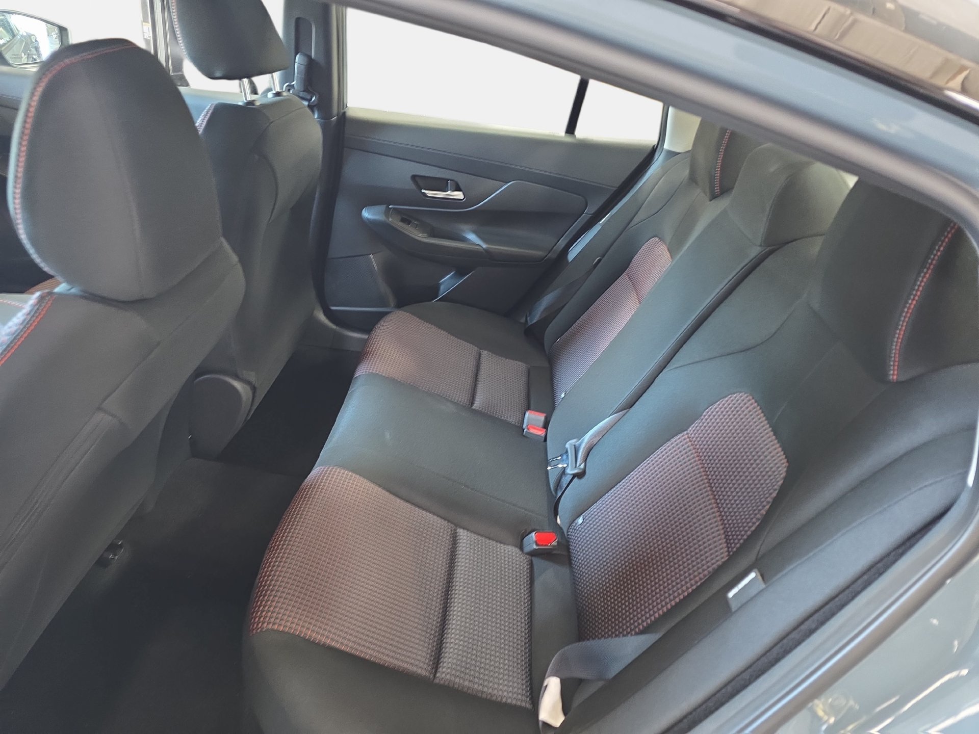 New 2027 Nissan Sentra SR w/ Floor Mat Package FWD image 14