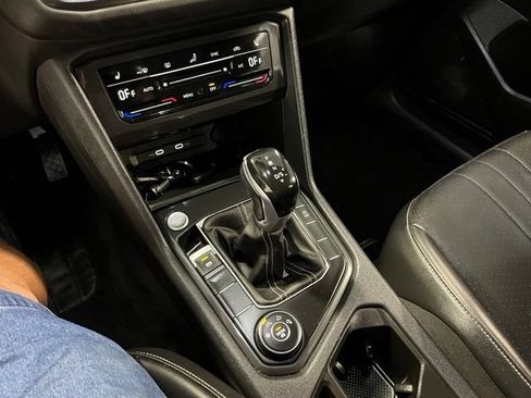 Used 2024 Volkswagen Tiguan SE AWD/4WD image 29