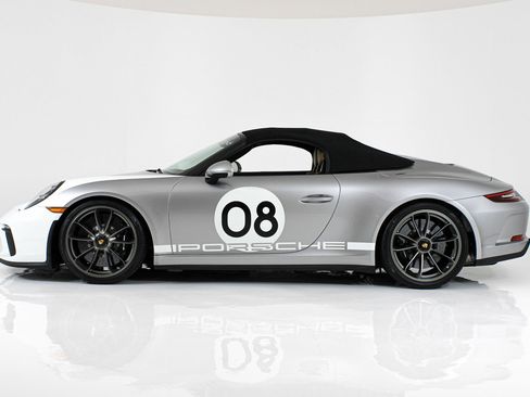 Used 2019 Porsche 911 Speedster RWD image 5
