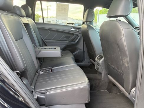 Certified 2023 Volkswagen Tiguan SE R-Line AWD/4WD image 18