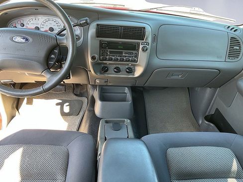 Used 2004 Ford Explorer Sport Trac XLS RWD image 9