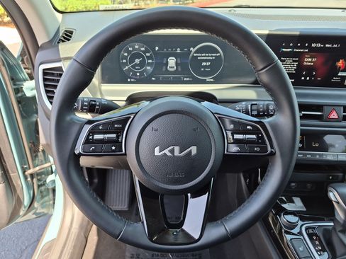Used 2024 Kia Seltos EX AWD/4WD image 18