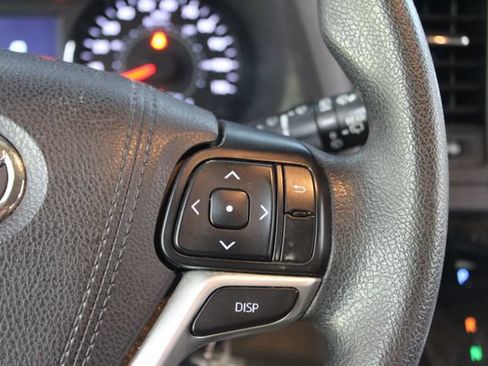 Used 2017 Toyota Sienna LE FWD image 16