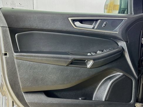 Used 2024 Ford Edge SEL image 9