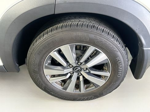 Used 2023 Nissan Pathfinder SL FWD image 11