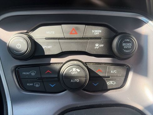 Used 2020 Dodge Challenger SXT w/ Blacktop Package image 20
