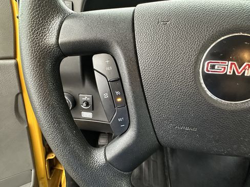 Used 2021 GMC Savana 3500 Extended w/ Power Convenience Package RWD image 32