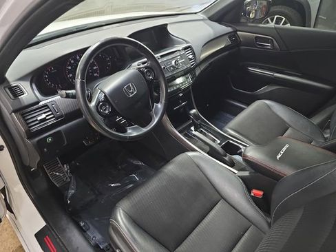 Used 2017 Honda Accord Sport image 16