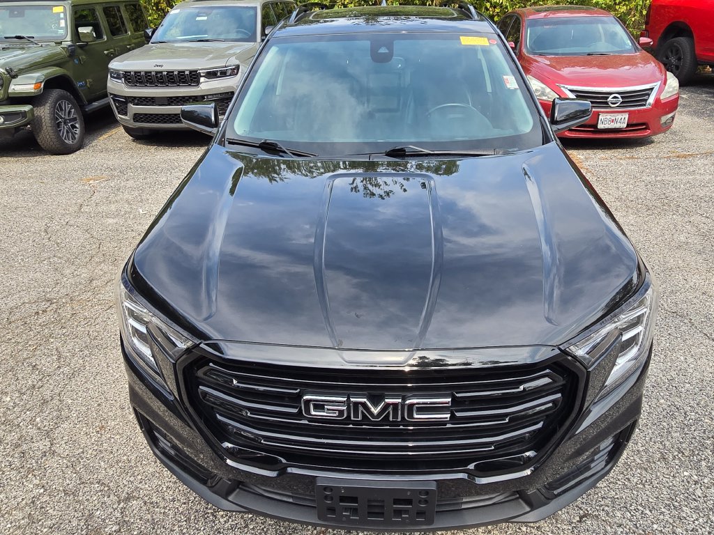 Used 2024 GMC Terrain SLT w/ Elevation Edition AWD/4WD image 14