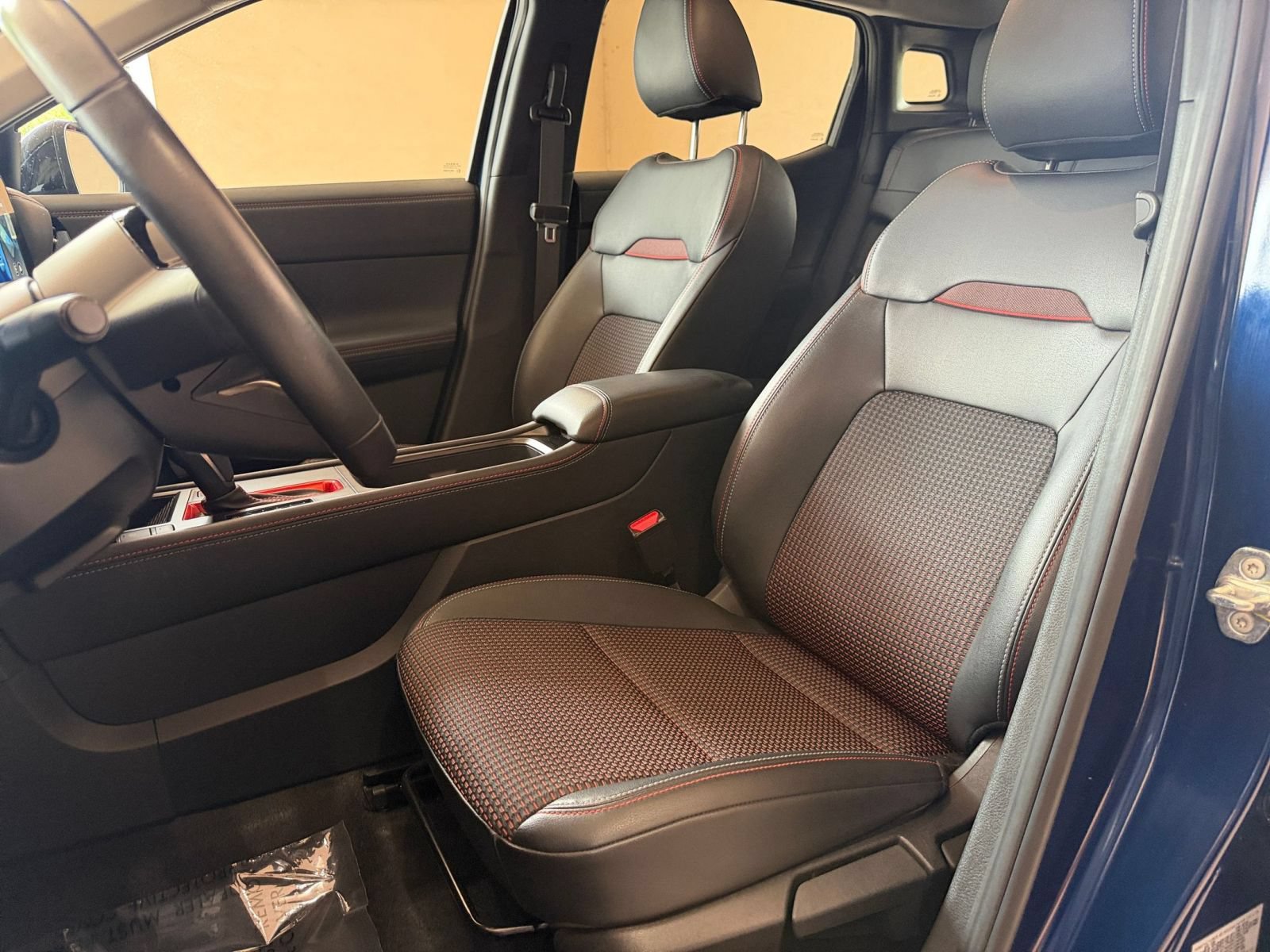 Used 2026 Nissan Kicks SR FWD image 21
