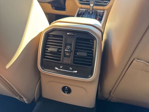 Used 2023 Porsche Macan GTS image 18