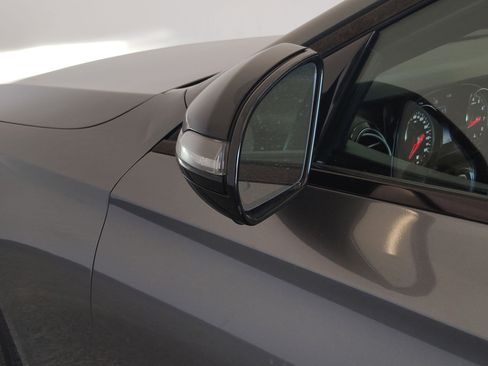 Used 2018 Mercedes-Benz E 300 4MATIC image 31