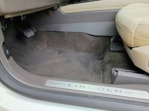 Used 2021 Lincoln Corsair FWD w/ Convenience Package image 27