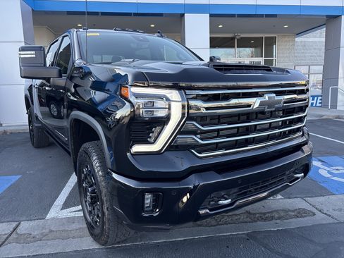 Used 2024 Chevrolet Silverado 3500 High Country w/ Technology Package image 8