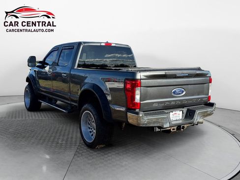 Used 2017 Ford F250 XLT w/ XLT Premium Package image 3
