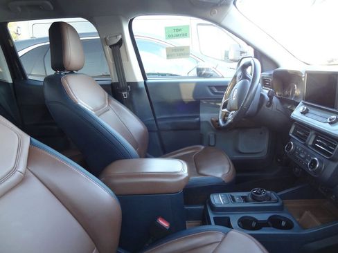 Used 2022 Ford Maverick Lariat w/ Lariat Luxury Package image 11