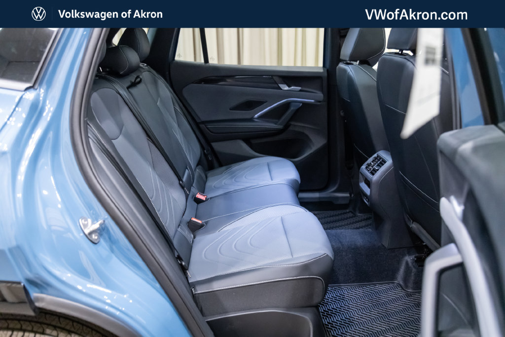 New 2026 Volkswagen Tiguan SE R-Line AWD/4WD image 13