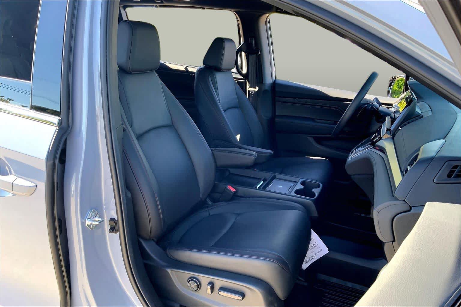 Used 2026 Honda Odyssey Sport-L image 8