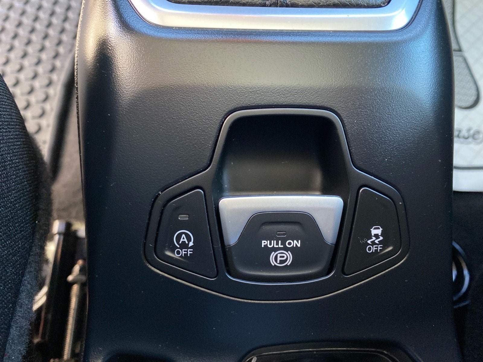 Used 2023 Jeep Renegade Altitude w/ Sun/Sound Group AWD/4WD image 13