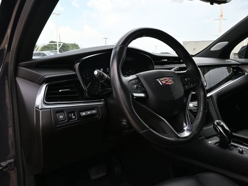 Certified 2023 Cadillac XT6 Premium Luxury w/ Technology Package AWD/4WD image 16