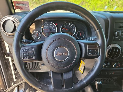 Used 2016 Jeep Wrangler Unlimited Sport w/ Quick Order Package 24S AWD/4WD image 21