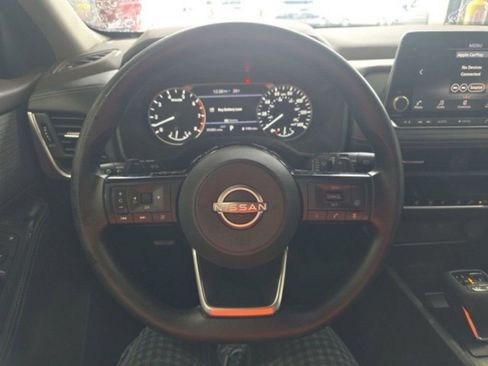 Used 2023 Nissan Rogue SV image 13