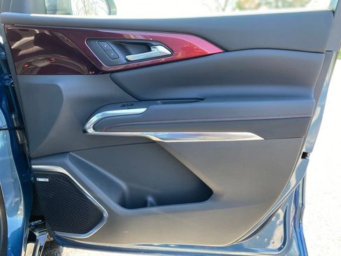 New 2026 Chevrolet Traverse RS image 9