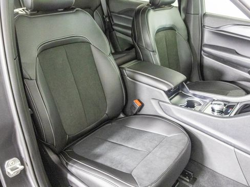 New 2025 Jeep Grand Cherokee Altitude image 37