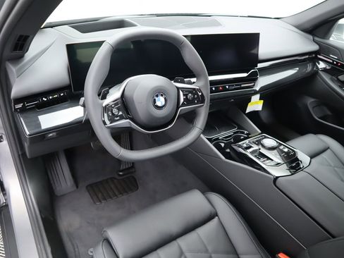 Certified 2025 BMW 530i xDrive w/ Premium Package image 10