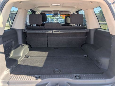 Used 2009 Ford Explorer XLT image 11