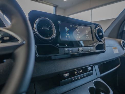 New 2025 Mercedes-Benz Sprinter 2500 image 32