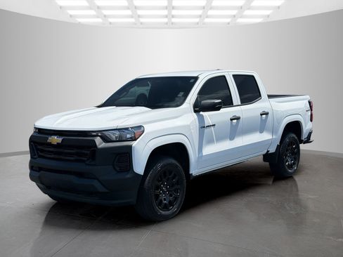 Used 2025 Chevrolet Colorado W/T w/ WT Custom Package AWD/4WD image 8
