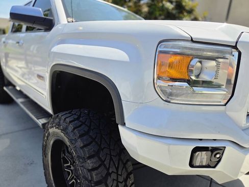 Used 2014 GMC Sierra 1500 SLT w/ All-Terrain Package AWD/4WD image 11