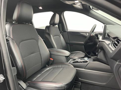 Used 2024 Ford Escape ST-Line w/ Tech Pack #1 AWD/4WD image 32