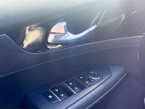 Used 2023 Kia Forte GT-Line w/ GT-Line Technology Package FWD image 18