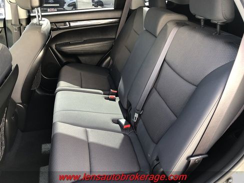 Used 2012 Kia Sorento LX w/ V6 Convenience Pkg FWD image 16