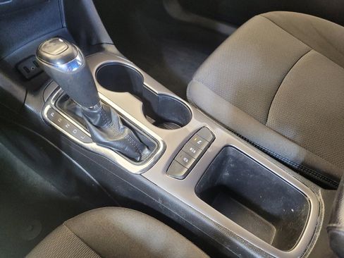 Used 2019 Chevrolet Cruze LT w/ Convenience Package FWD image 26