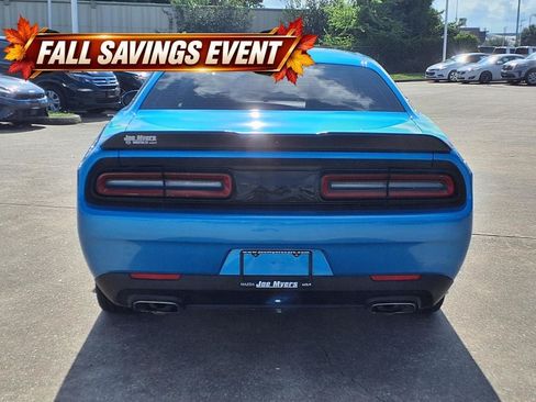 Used 2023 Dodge Challenger SXT w/ Plus Package RWD image 8
