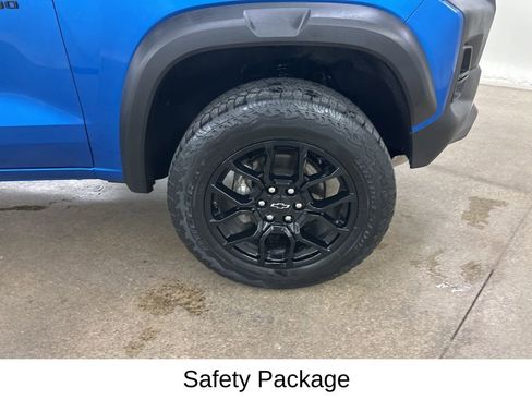 Used 2023 Chevrolet Colorado Trail Boss w/ LPO, Dark Essentials Package image 17