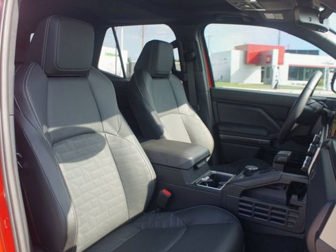 Used 2025 Toyota 4Runner TRD Off-Road Premium AWD/4WD image 23