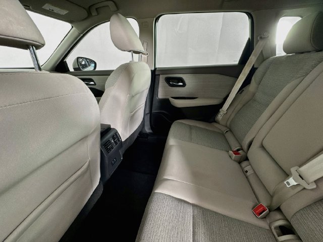 Used 2022 Nissan Rogue SV FWD image 22