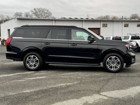 Used 2025 Ford Expedition Max Active AWD/4WD image 2