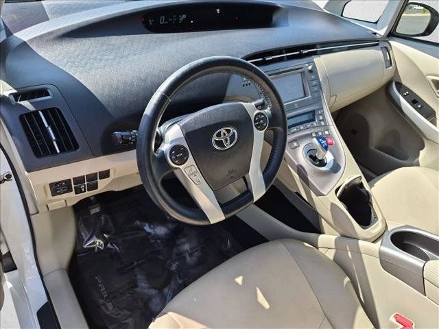 Used 2015 Toyota Prius Four FWD image 10
