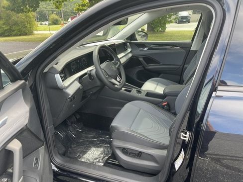 New 2026 Volkswagen Tiguan SE AWD/4WD image 11