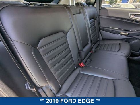 Used 2019 Ford Edge SEL w/ Equipment Group 201A FWD image 22