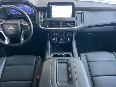 Used 2024 Chevrolet Tahoe Premier AWD/4WD image 12