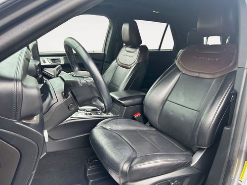 Used 2022 Ford Explorer Platinum w/ Equipment Group 601A AWD/4WD image 9