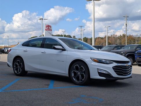 Used 2024 Chevrolet Malibu LT image 7
